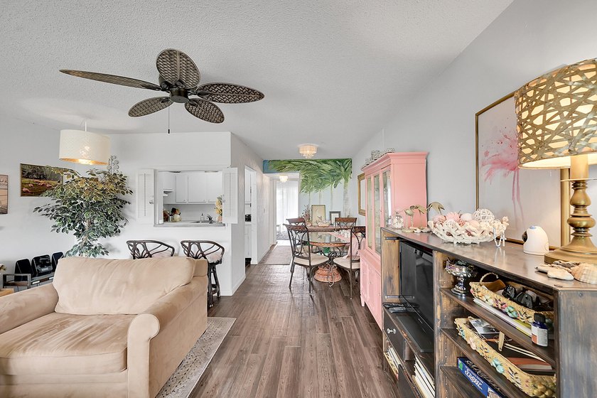 Welcome home to this beautifully furnished 1-bedroom, 1-bath - photo 9