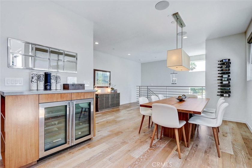Front unit townhouse. Tons of natural light throughout the house - photo 8