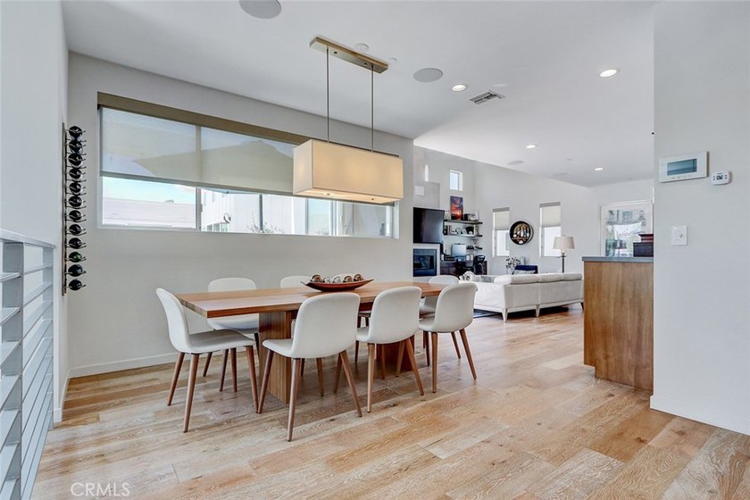 Front unit townhouse. Tons of natural light throughout the house - photo 10