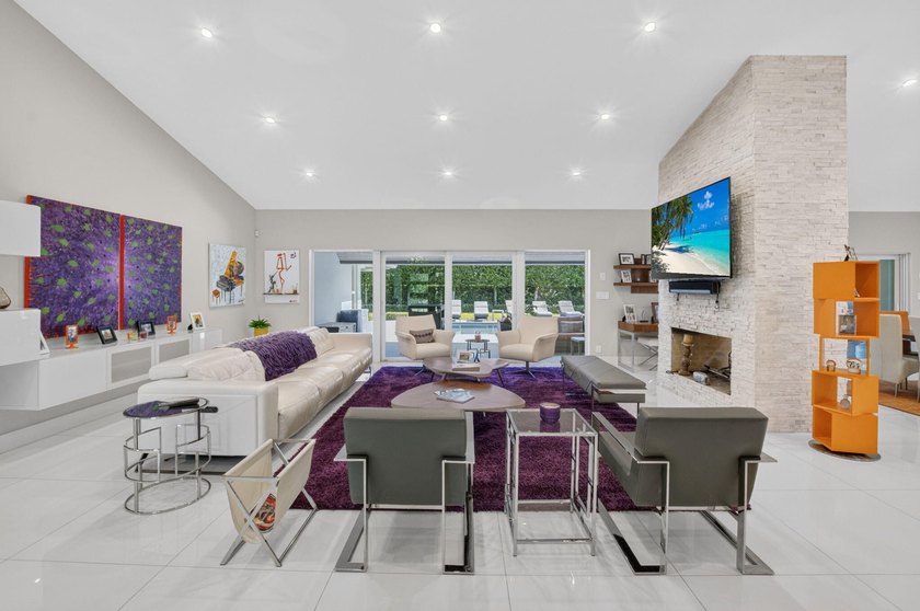 Welcome to 3245 Saint James Dr. in Woodfield Hunt Club, a gated - photo 14