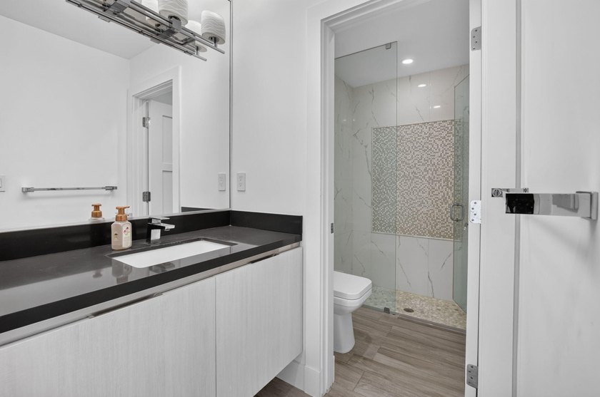 Welcome to 3245 Saint James Dr. in Woodfield Hunt Club, a gated - photo 40