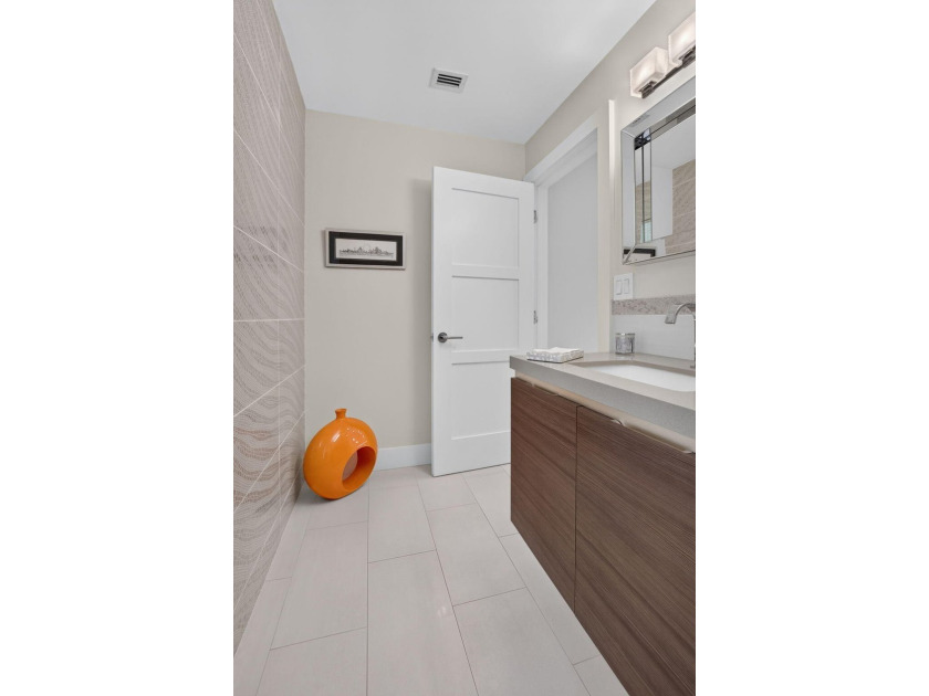 Welcome to 3245 Saint James Dr. in Woodfield Hunt Club, a gated - photo 45