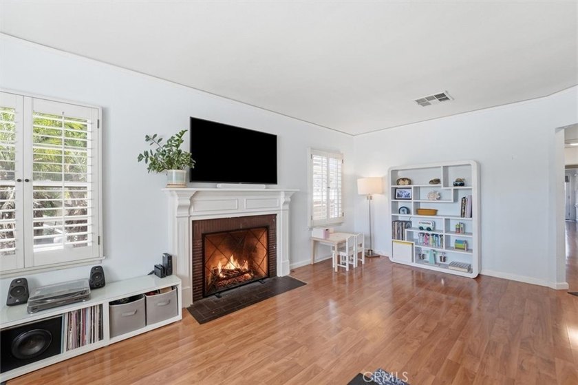 Welcome to this beautiful traditional home, where classic 1940s - photo 4