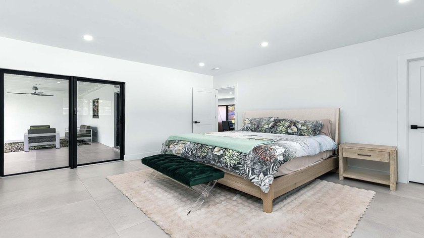 Beautifully renovated and completely move-in ready! This - photo 10