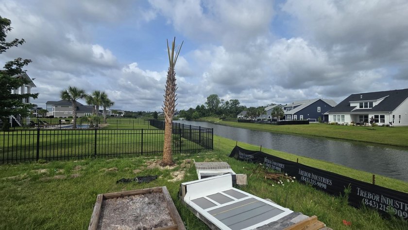 NEW CONSTRUCTION WITH A PRIVATE POOL CURRENTLY UNDER - photo 32