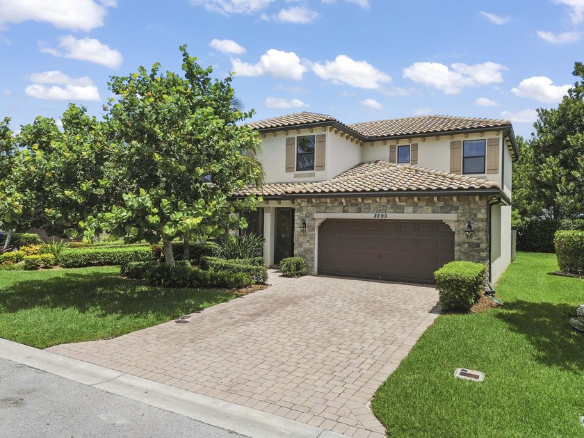 Welcome to 8899 Willow Cove Lane, a beautifully designed - photo 2