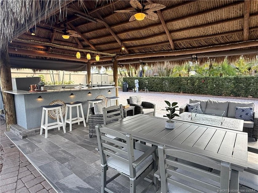 Rare Opportunity: Expansive 4,361 Sq. Ft. Lot in Exclusive - photo 3