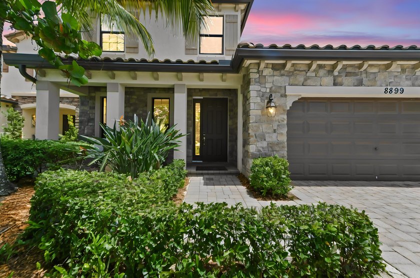 Welcome to 8899 Willow Cove Lane, a beautifully designed - photo 5