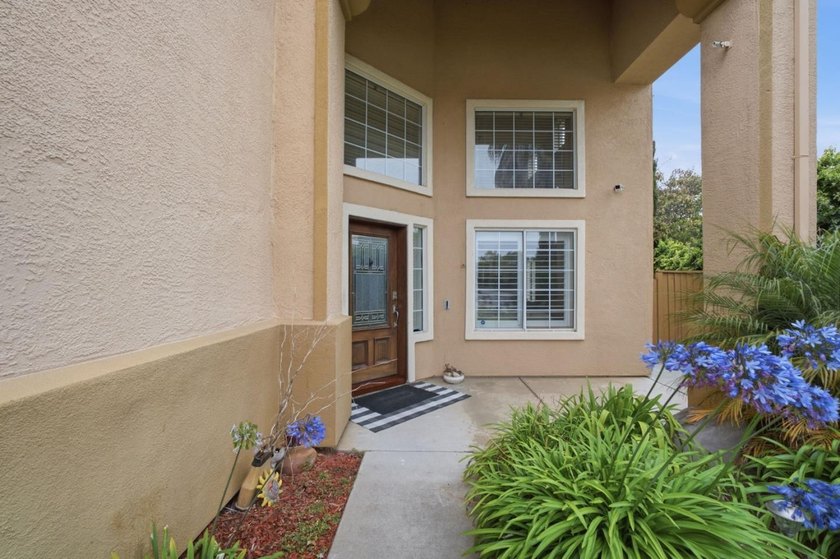 Welcome to 1902 Whitman Street, a beautifully maintained - photo 6