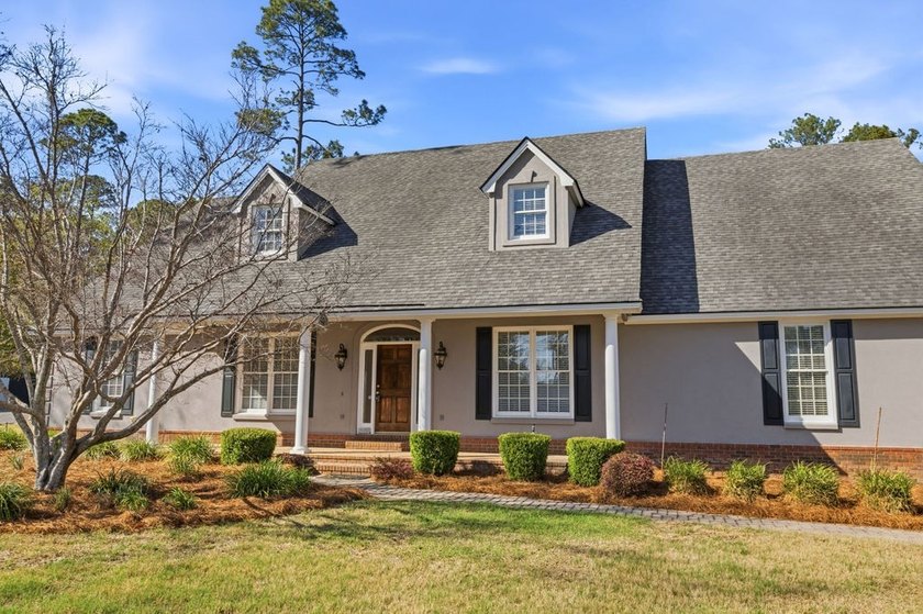 You must come see this beautiful home sitting on an acre lot in - photo 3
