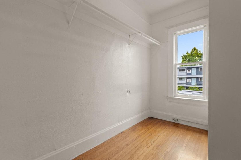 Opportunity knocks just blocks from UC Berkeley! This vacant - photo 8