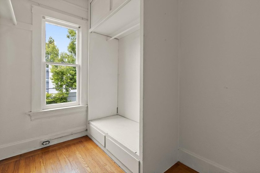 Opportunity knocks just blocks from UC Berkeley! This vacant - photo 9