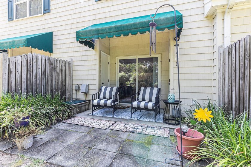 Recently updated 3-bedroom, 2.5 bath townhome located in the - photo 17
