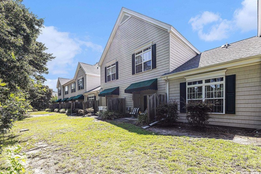 Recently updated 3-bedroom, 2.5 bath townhome located in the - photo 27