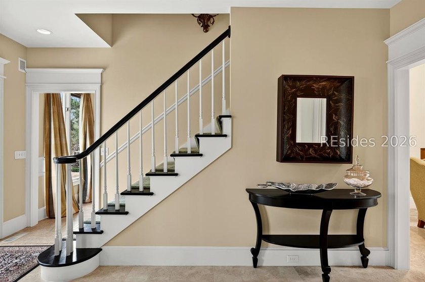 Light, bright &amp; charming, this 3 bedroom, 3 1/2 bath home in - photo 11
