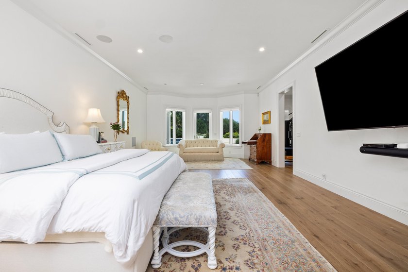 Welcome to 17965 SE Village Circle located inside the gates of - photo 16