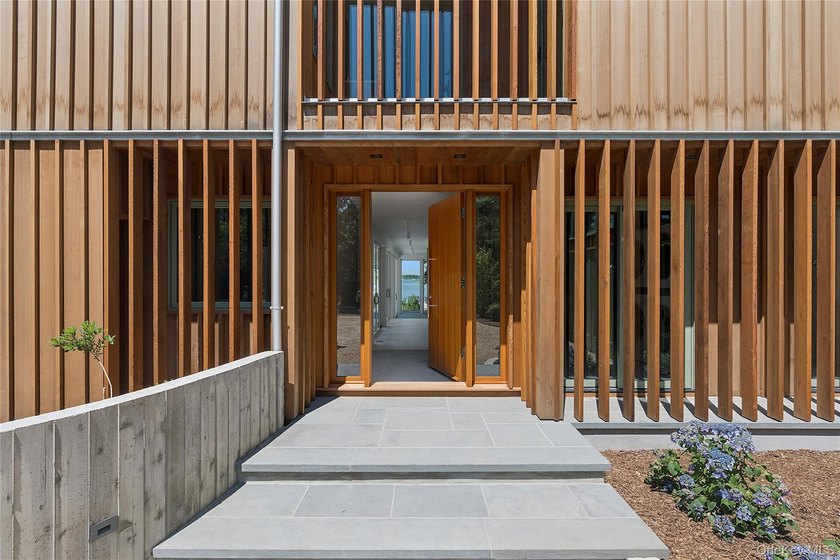 5 Bluff Point Road is a remarkable new waterfront residence - photo 12