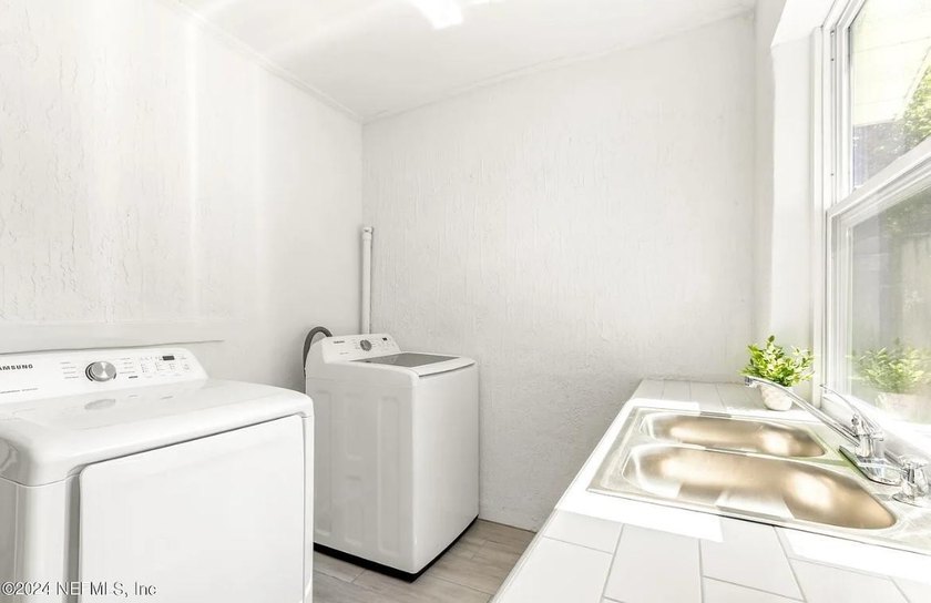 Price change, bring your best offer! Come view this amazing - photo 21
