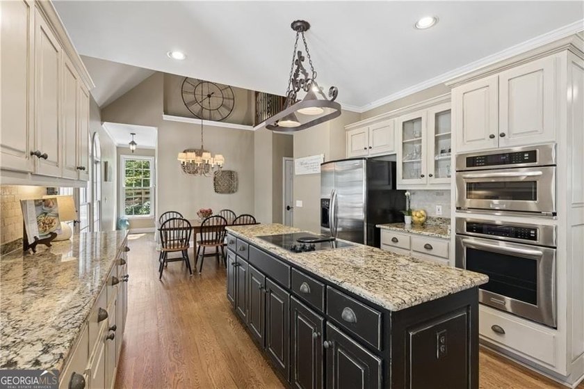Southern Charm Meets Storybook Setting - Welcome to a truly - photo 26
