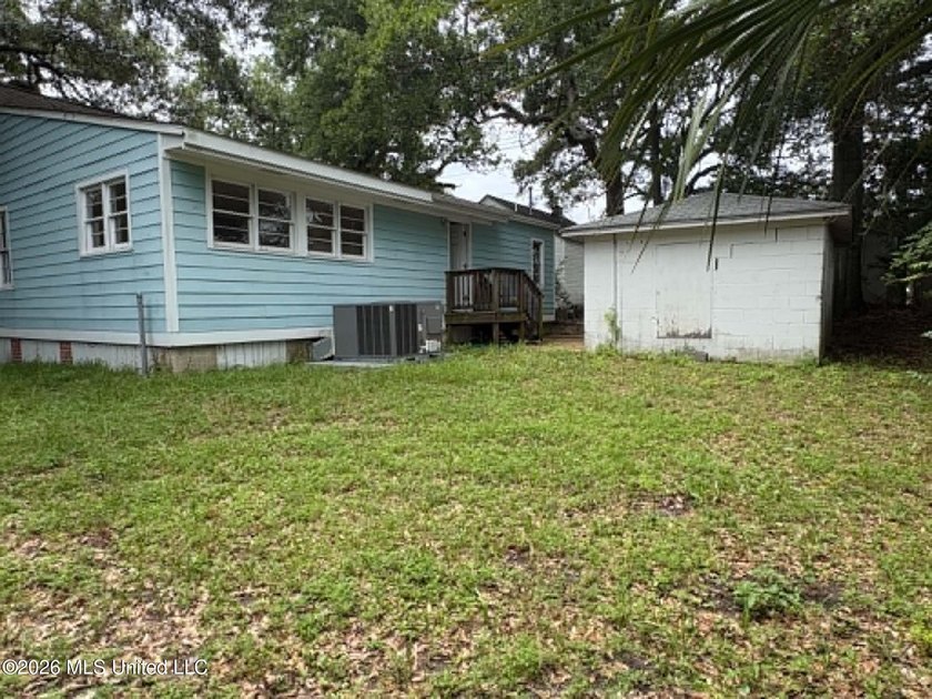With a little vision and love, this Gulf Coast gem has the - photo 9