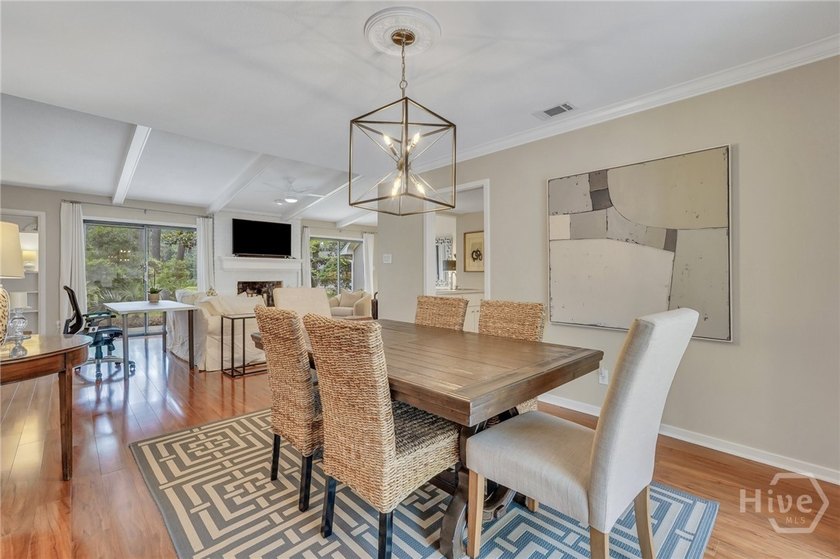 Welcome to your new sanctuary! Nestled in a serene neighborhood - photo 7