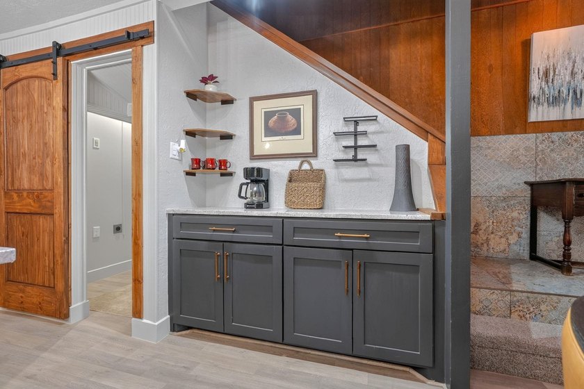 Completely updated and meticulously remodeled from top to bottom - photo 12