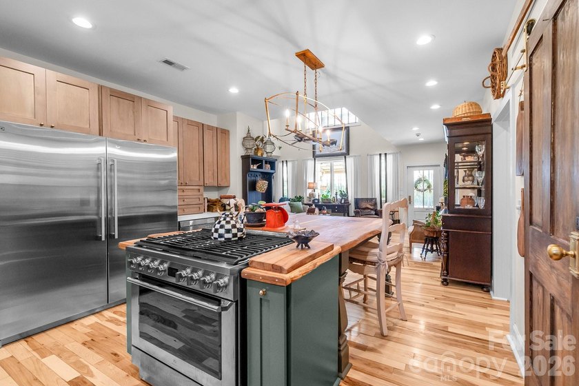 Wow, what a property! This one is truly a must see. Nestled on 5 - photo 18