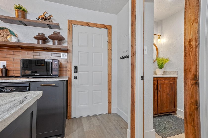 Completely updated and meticulously remodeled from top to bottom - photo 20