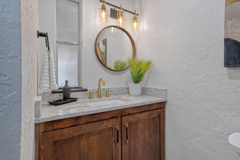 Completely updated and meticulously remodeled from top to bottom - photo 21