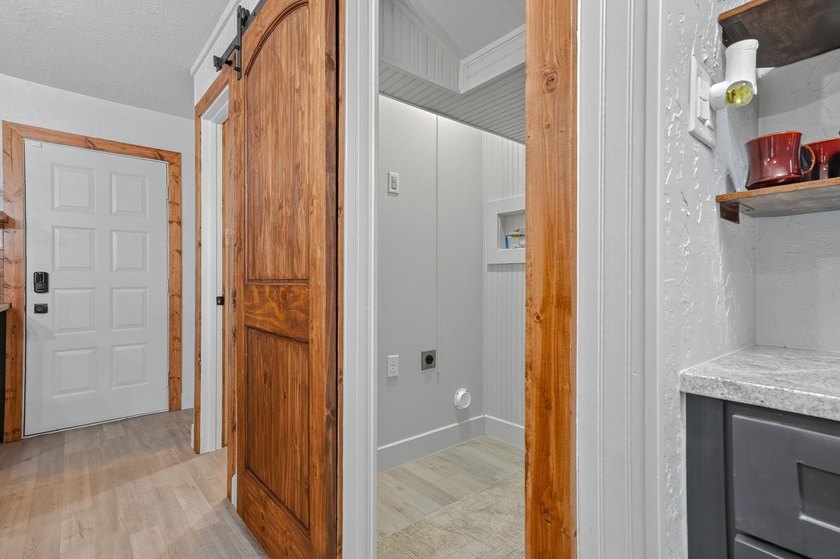 Completely updated and meticulously remodeled from top to bottom - photo 22