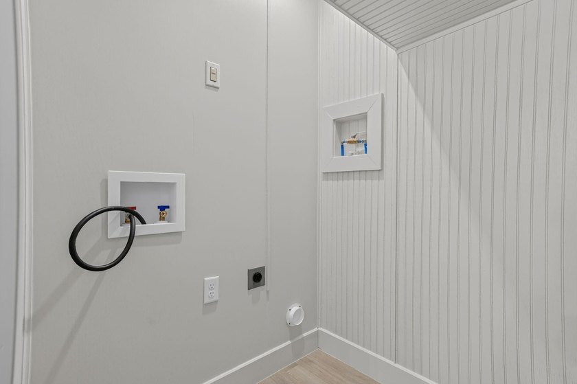 Completely updated and meticulously remodeled from top to bottom - photo 23