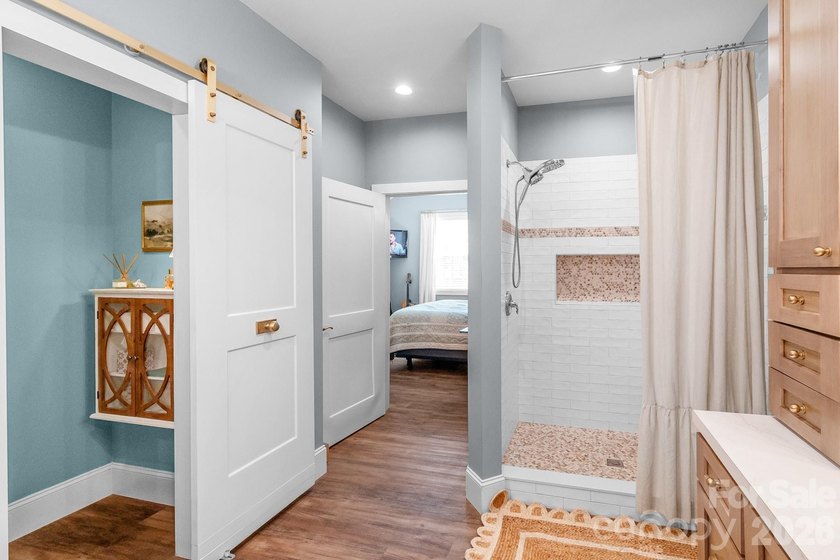 Wow, what a property! This one is truly a must see. Nestled on 5 - photo 33