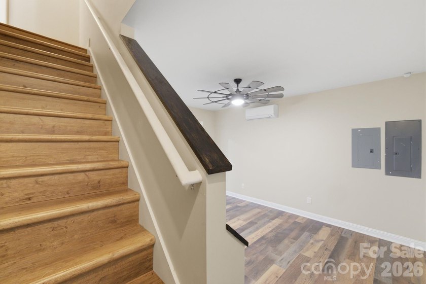 Welcome to your dream home! Discover your perfect retreat in the - photo 34