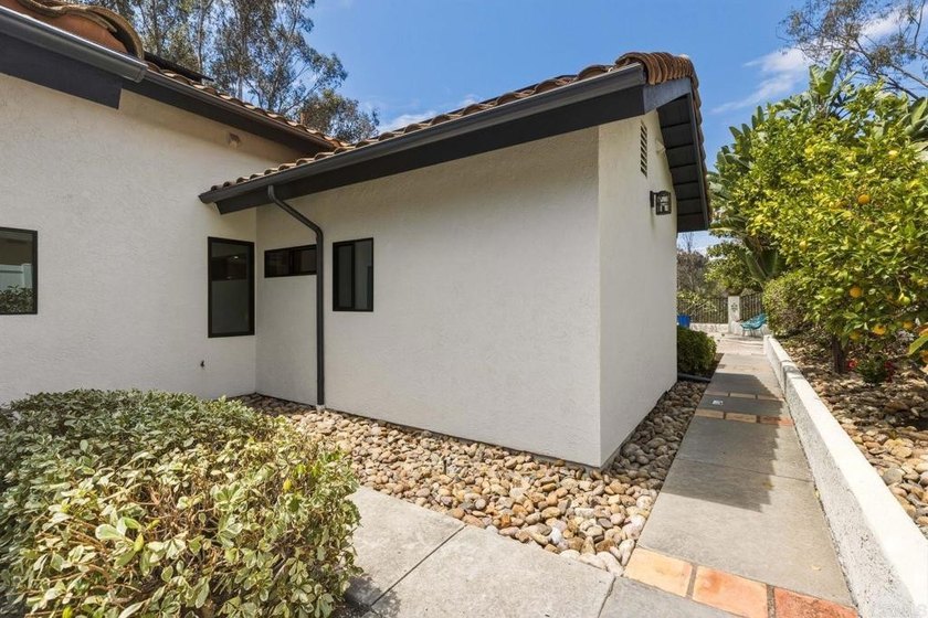 Call Summer Crabtree for a private - photo 46