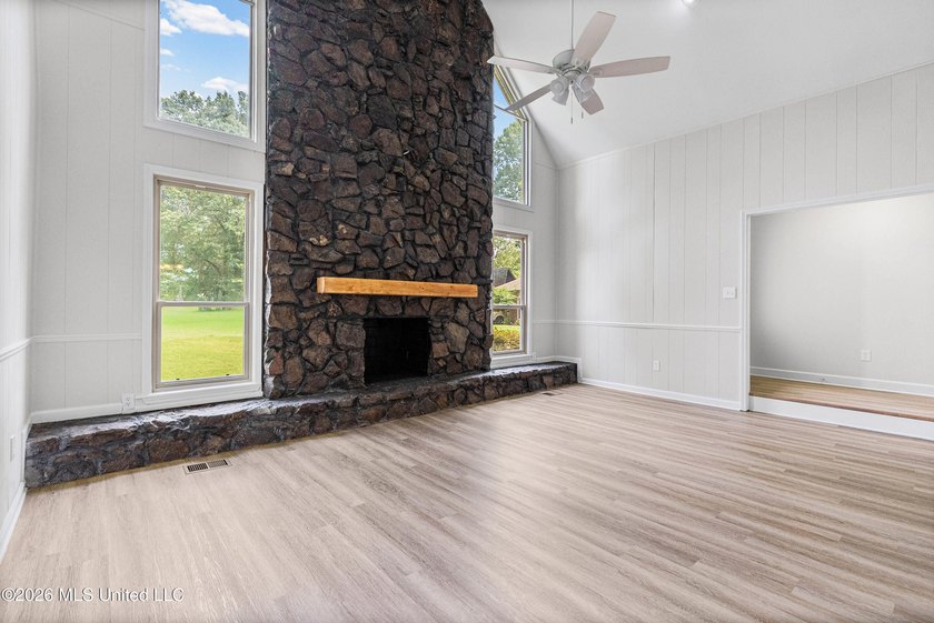 LIFE ON THE LAKE!! GORGEOUS TOTALLY RENOVATED HOME WITH THE MOST - photo 10