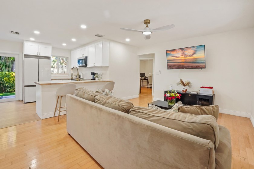 Welcome to this charming Fort Lauderdale home ideally located - photo 5