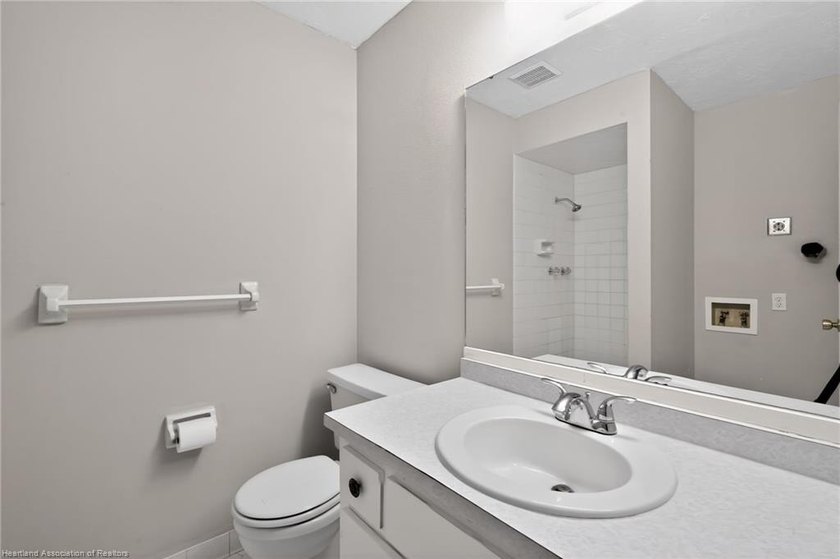 INVESTOR ALERT - PRICED BELOW CURRENT APPRAISAL FOR FAST SALE AT - photo 20