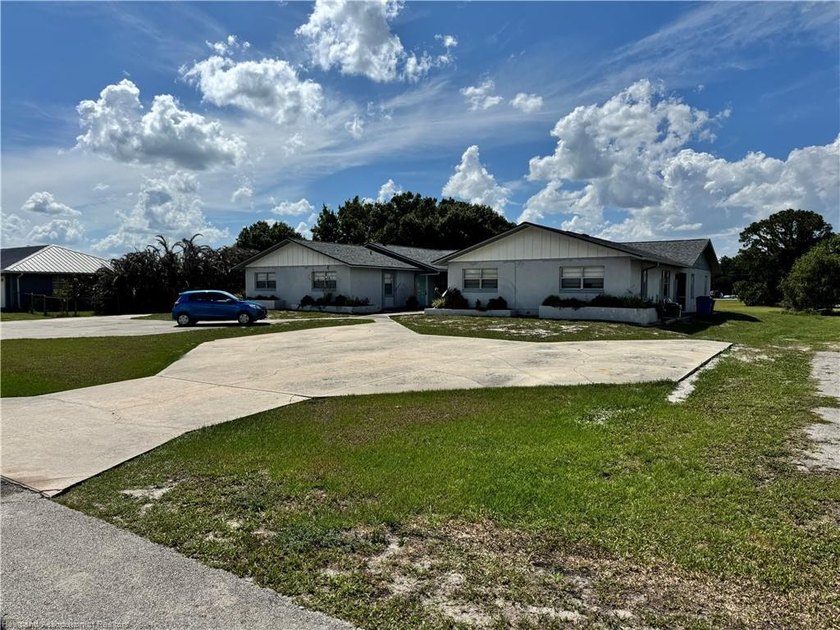 INVESTOR ALERT - PRICED BELOW CURRENT APPRAISAL FOR FAST SALE AT - photo 28