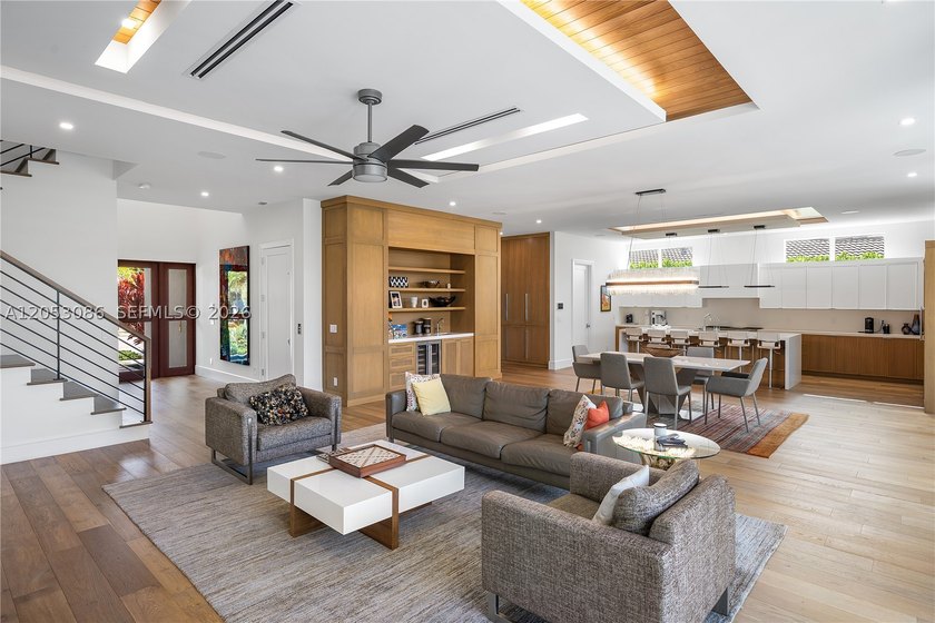 Experience elevated luxury living in this exceptional residence - photo 10