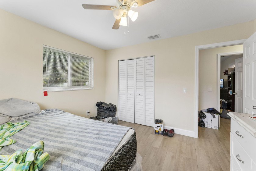 Exceptional investment opportunity! This CBS duplex features two - photo 9
