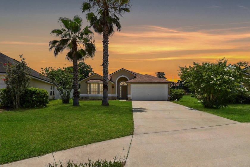 Welcome to 948 Oak Arbor Circle, a beautifully maintained - photo 2