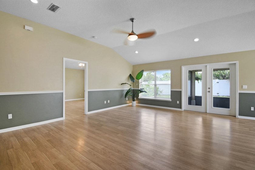 Welcome to 948 Oak Arbor Circle, a beautifully maintained - photo 6