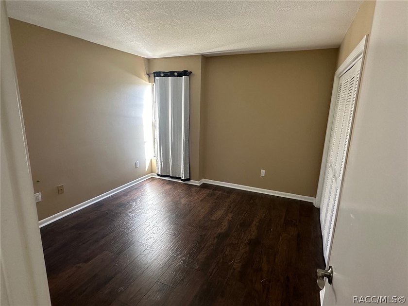 PRICED TO SELL!!!! EXCELLENT END UNIT CONDO ON SECOND FLOOR! HAS - photo 13