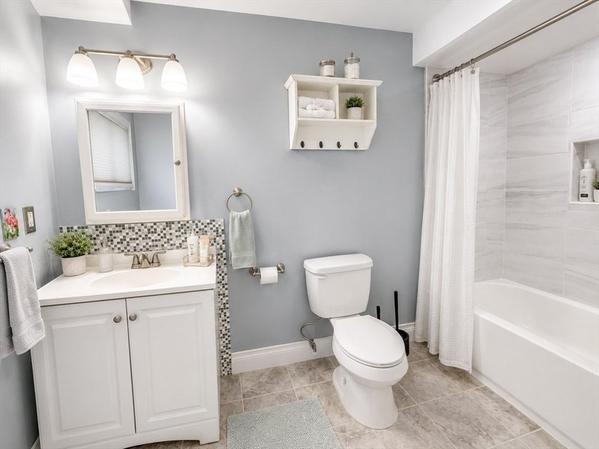 Welcome to pristine living in the highly desirable Whitman Pond - photo 8