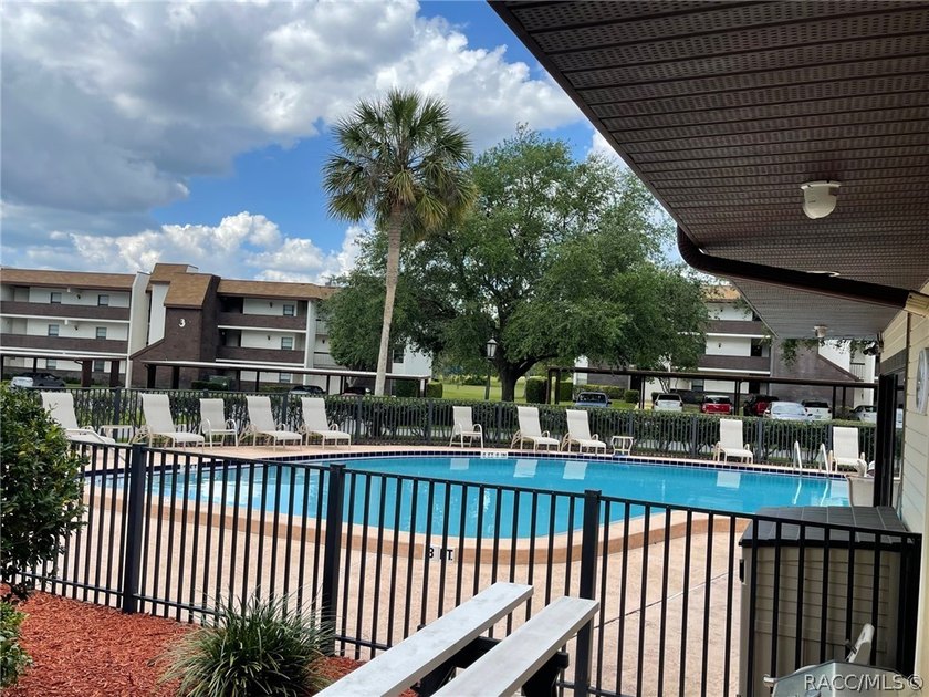 PRICED TO SELL!!!! EXCELLENT END UNIT CONDO ON SECOND FLOOR! HAS - photo 18