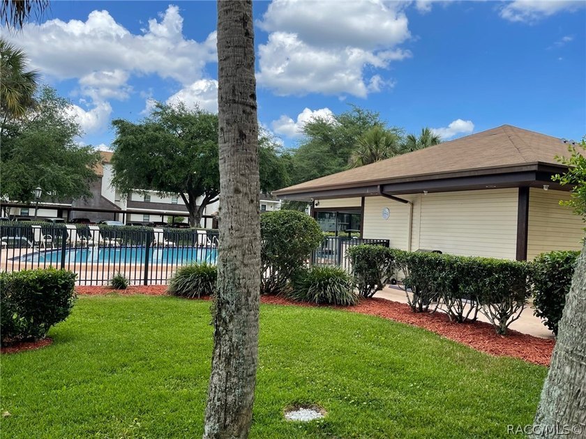 PRICED TO SELL!!!! EXCELLENT END UNIT CONDO ON SECOND FLOOR! HAS - photo 19