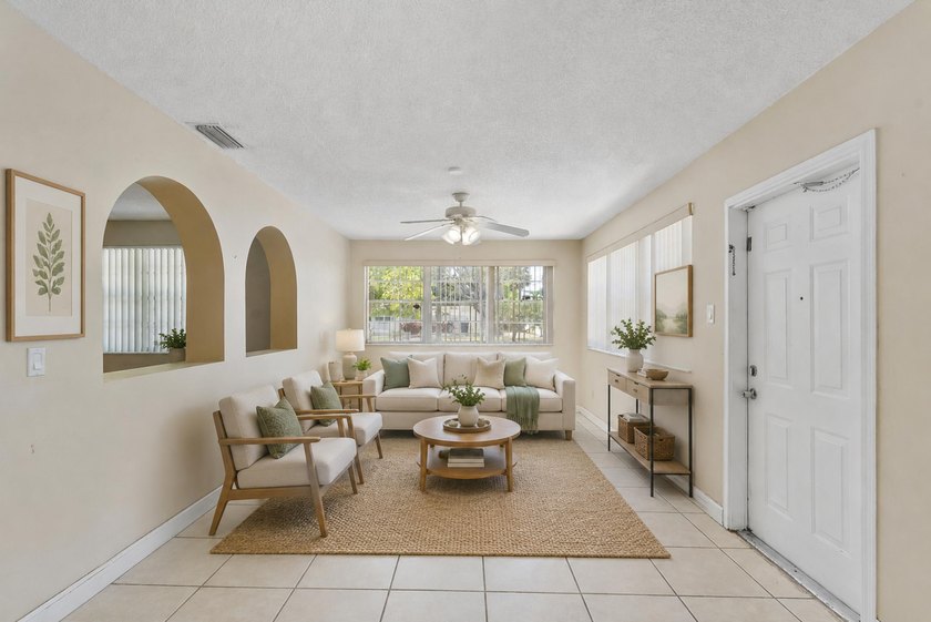 Rare triplex offering in the heart of SoSo, one of West Palm - photo 8