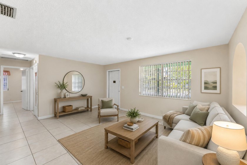 Rare triplex offering in the heart of SoSo, one of West Palm - photo 10