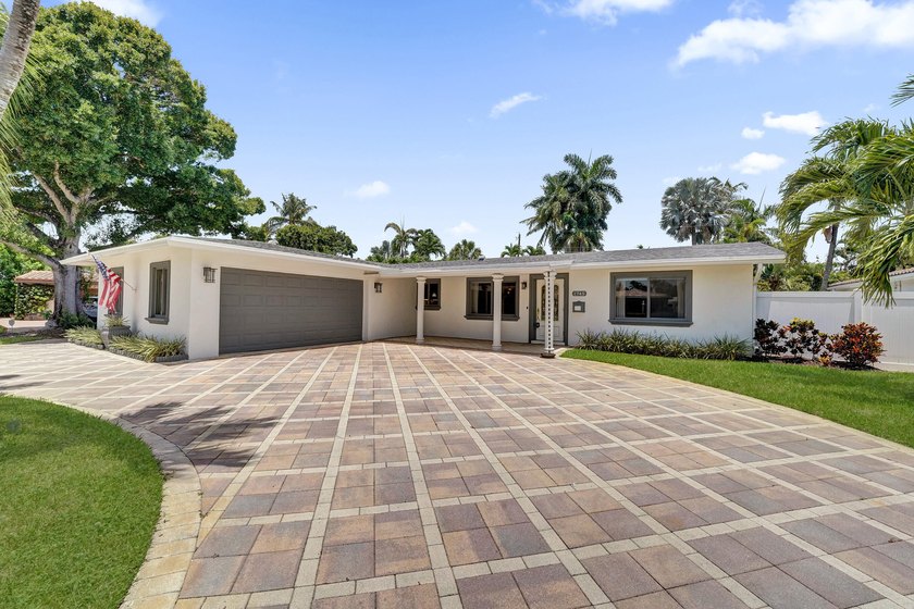 Welcome to this quiet and tucked away section of Oakland Park - photo 2