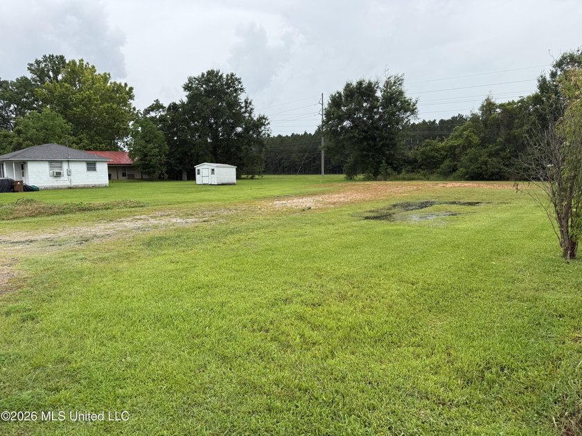 Location is everything, and this exceptional property boasts - photo 2